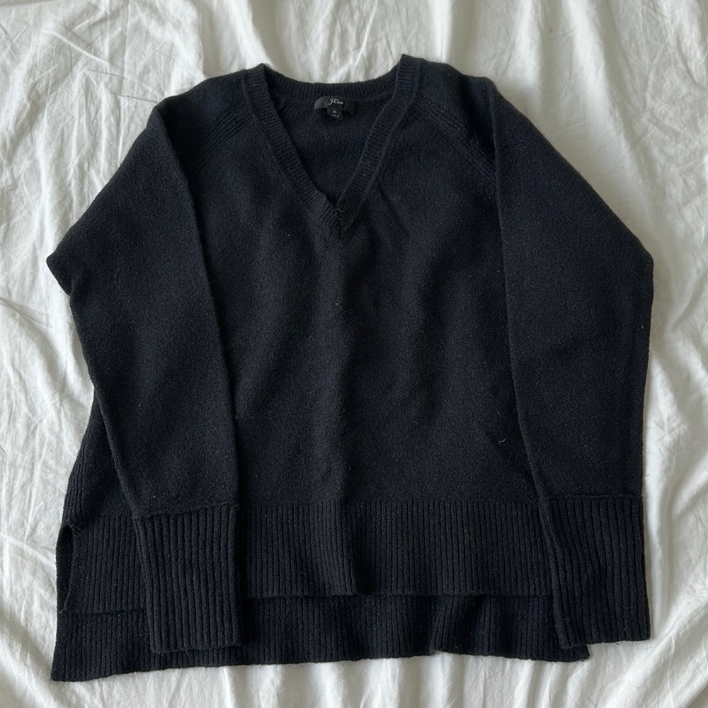 Jcrew merino wool v neck sweater size M in black